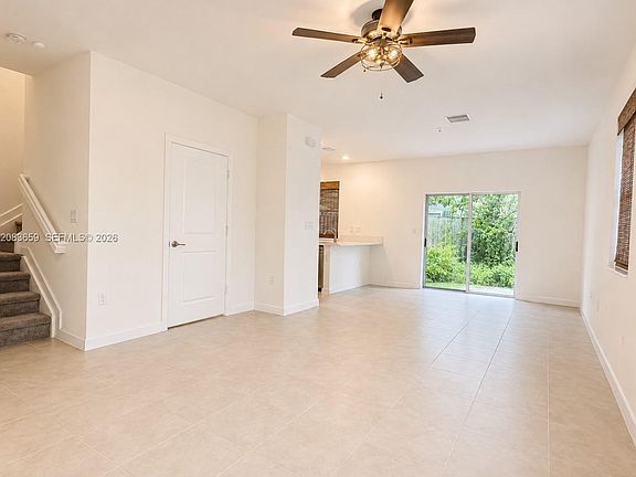 4th image of 1100 SE 26th Ter