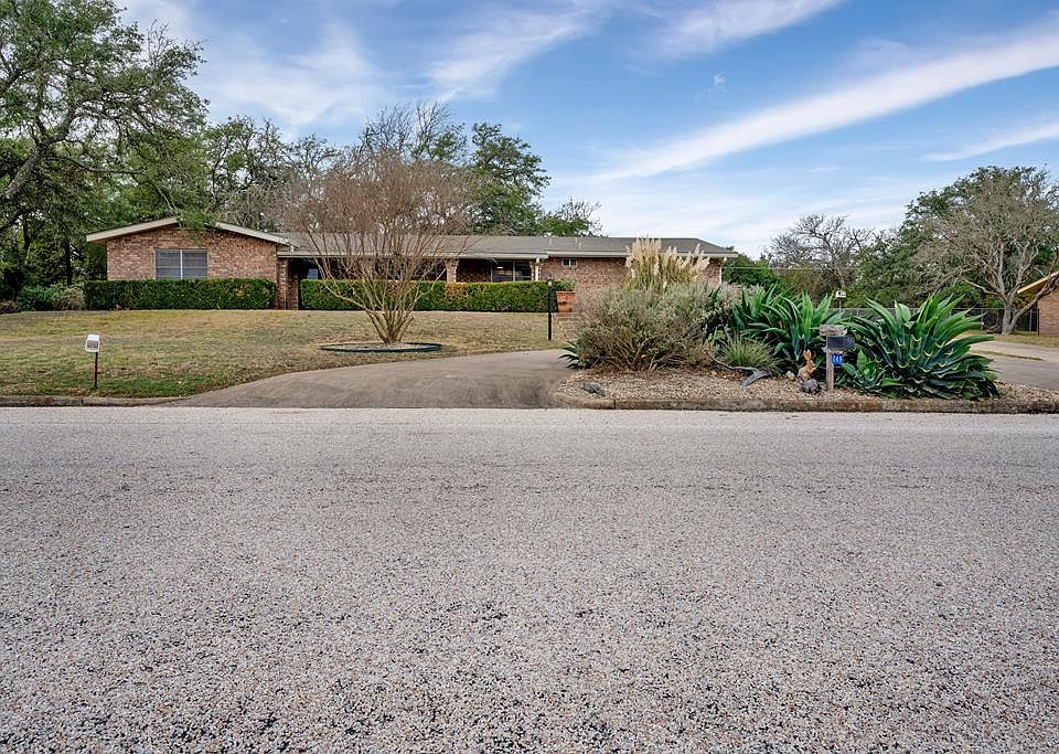 1st image of 249 Linda Dr