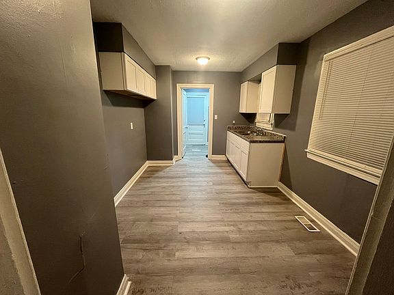 2nd image of 220 N 38th St