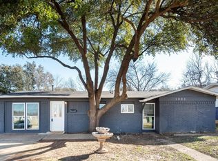 1903 Alan A Dale Rd, Arlington, TX 76013