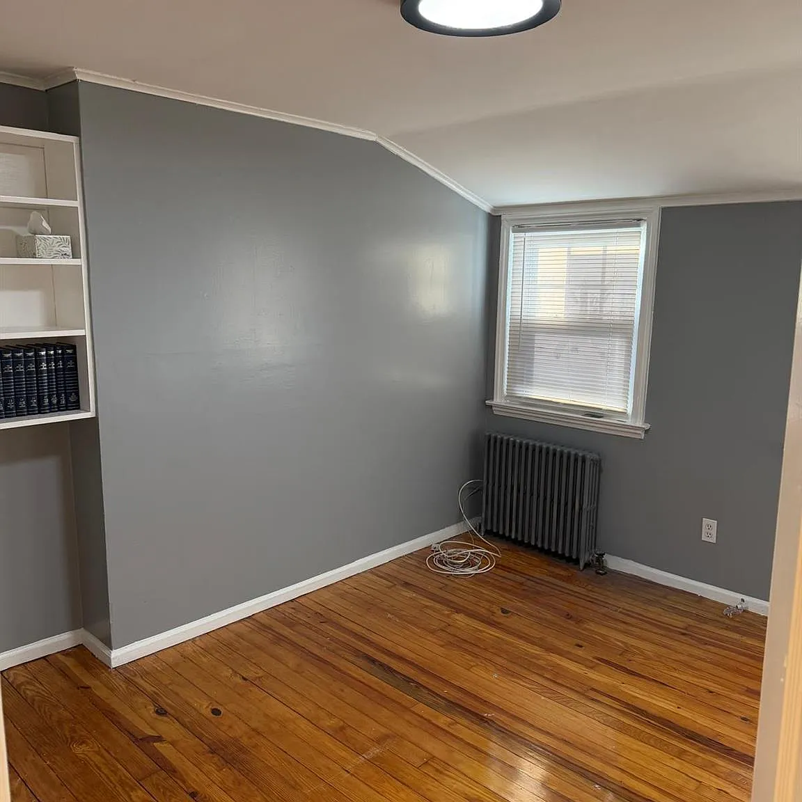 4 bed, 2.0 bath, 1400 sqft, $4,300 — Photo 2