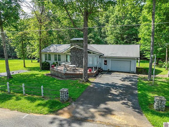 5th image of 251 Hickory Hill Ln