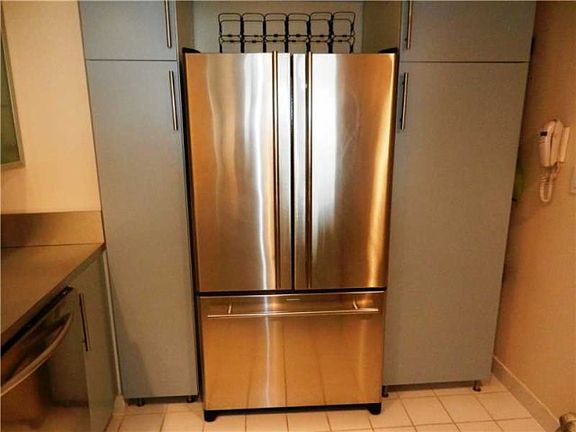 5th image of 780 NE 69th St APT 1506