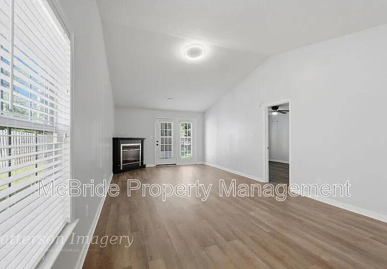 1217 Longpoint Dr — Photo 6