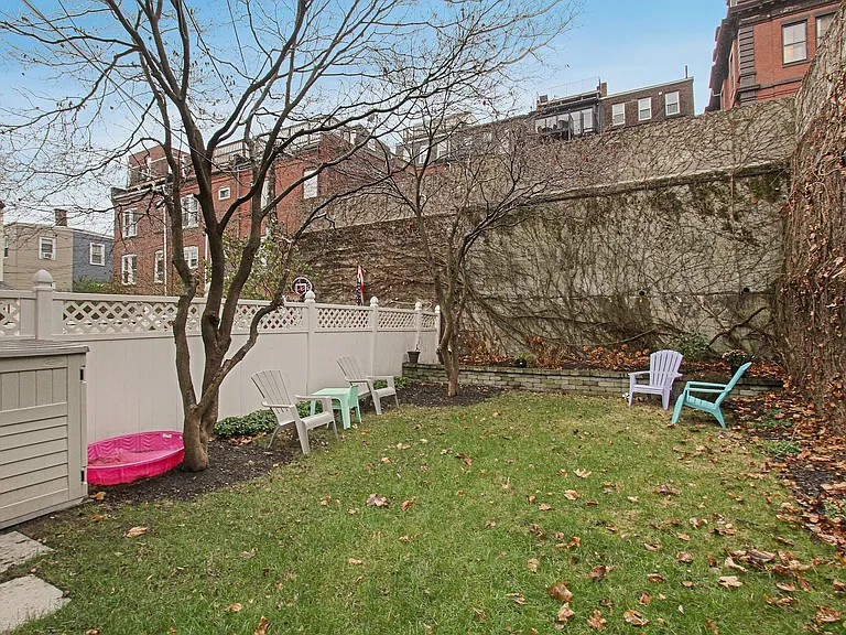 51 Emerson St — Photo 6