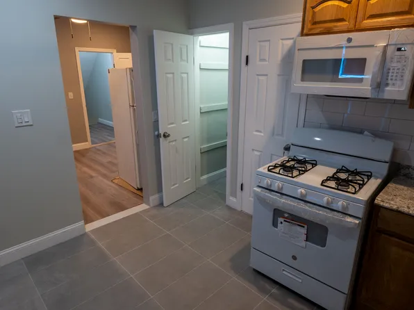 9728 Flatlands Avenue image 14 of 40