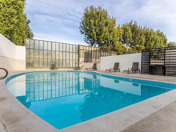 5th image of 12225 San Vicente Blvd