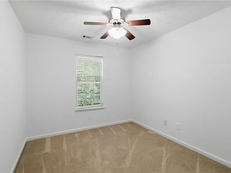 2915 Greyhawk Ln — Photo 22