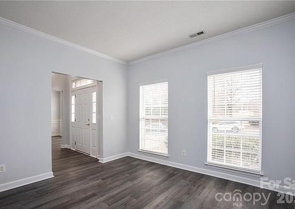 5th image of 815 Knightsbridge Rd