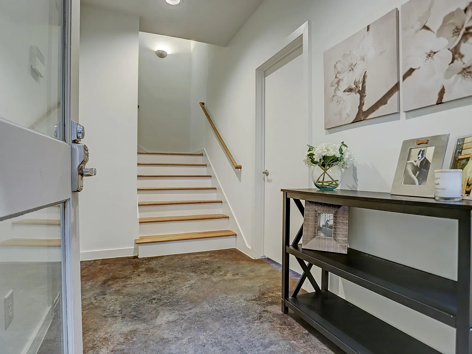 3 bed, 3.5 bath, 2167 sqft, $2,700 — Photo 3