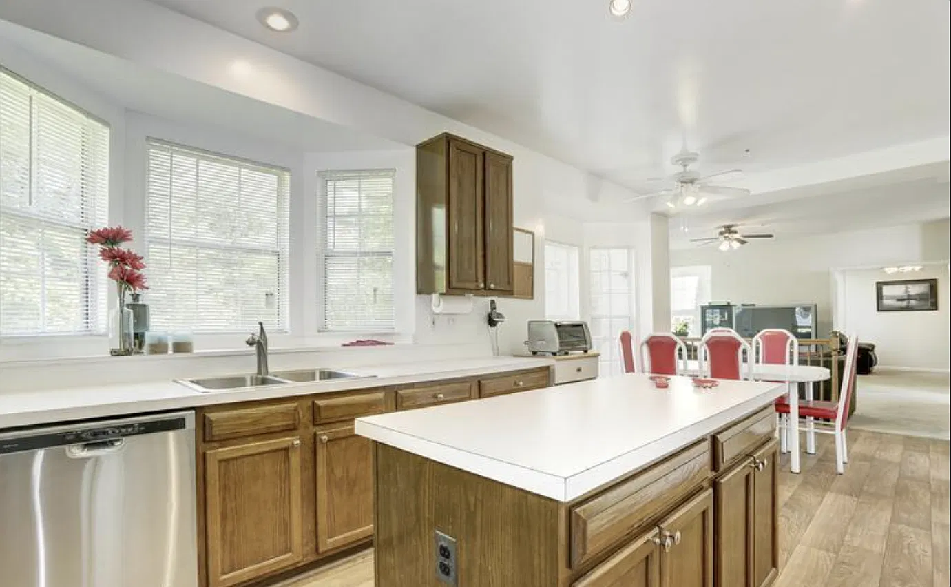 15106 Jenkins Ridge Rd — Photo 3