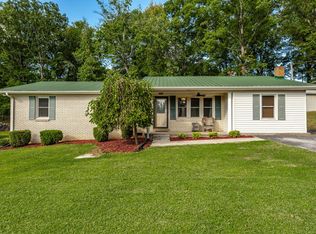 1213 Rainbow Cir, Westmoreland, TN 37186