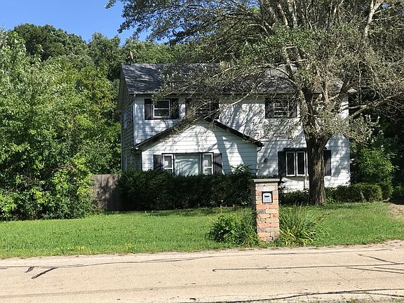 2nd image of 37047 N Garrick Ave