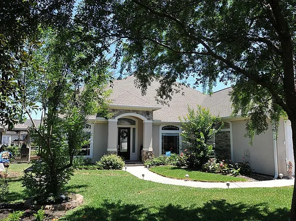 13930 Shoreline Dr, Willis, TX 77318