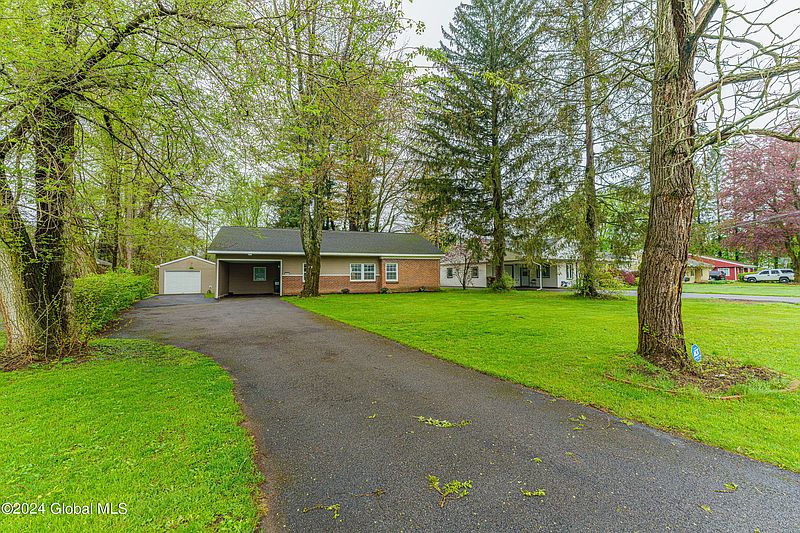 3rd image of 1011 Rose Avenue