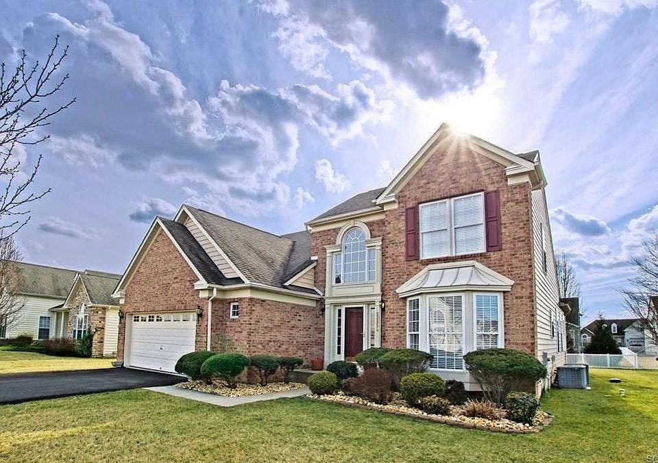 2nd image of 32954 Sandstone Dr