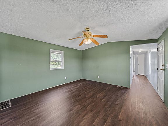 5th image of 121 Rinehart Rd