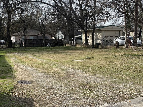 5th image of 605 S Rusk St