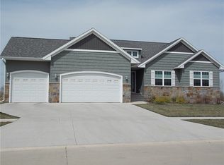 3440 Stanley Cup Dr, Marion, IA 52302
