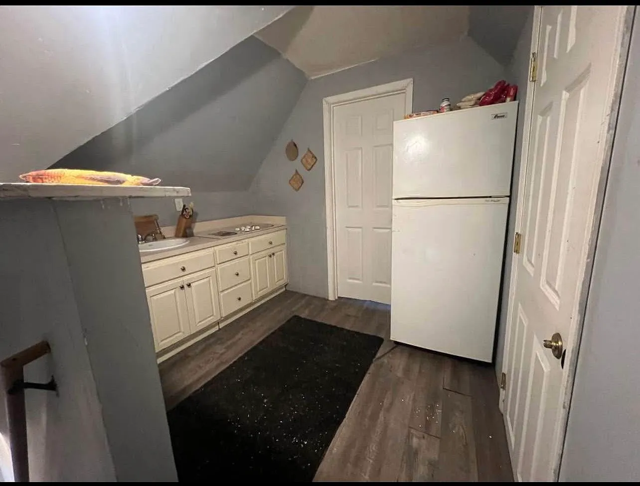 1026 Jessamine Ave E — Photo 1