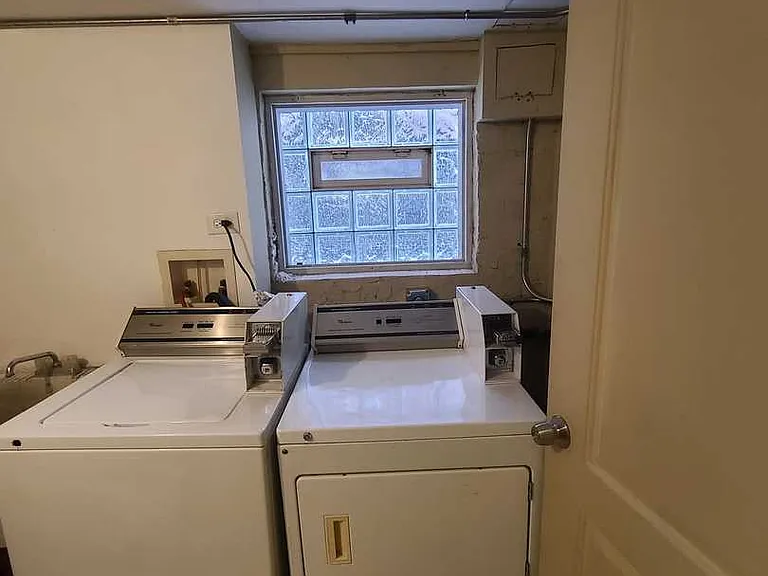 1438 N Central Park Ave #2 — Photo 5