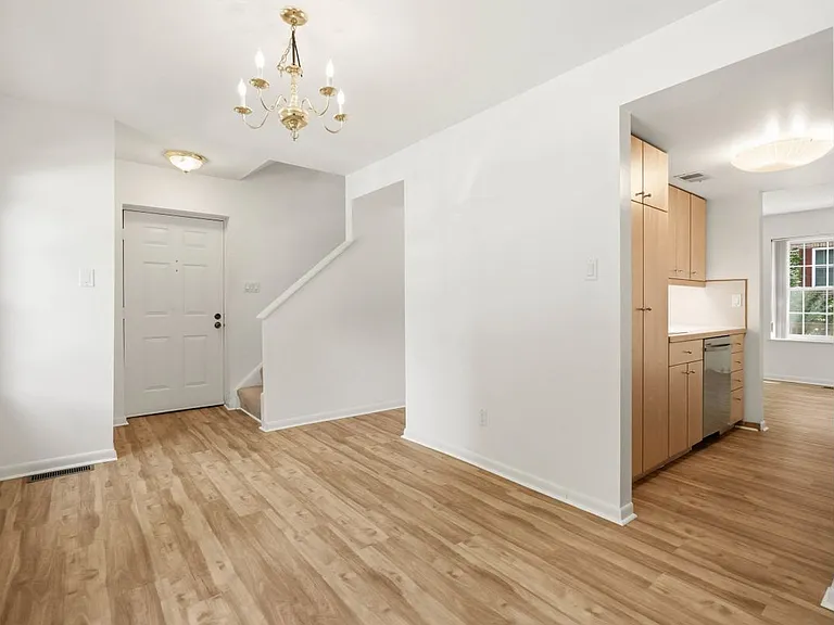 9101 Bronze Bell Cir — Photo 3