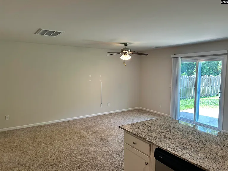 1071 Crescent Moon Loop — Photo 10