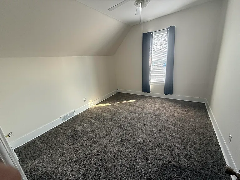 713 Terrace Ave #1/2 — Photo 11