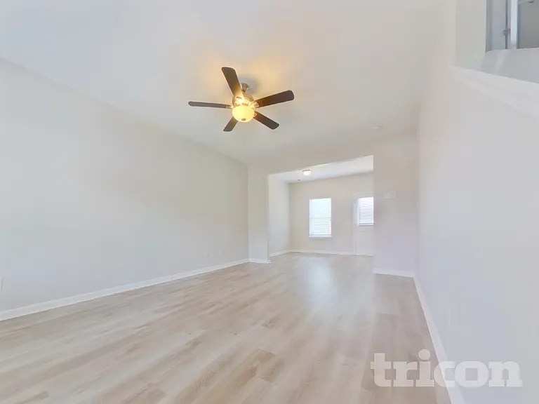 35 Wyndham Ct SE — Photo 3