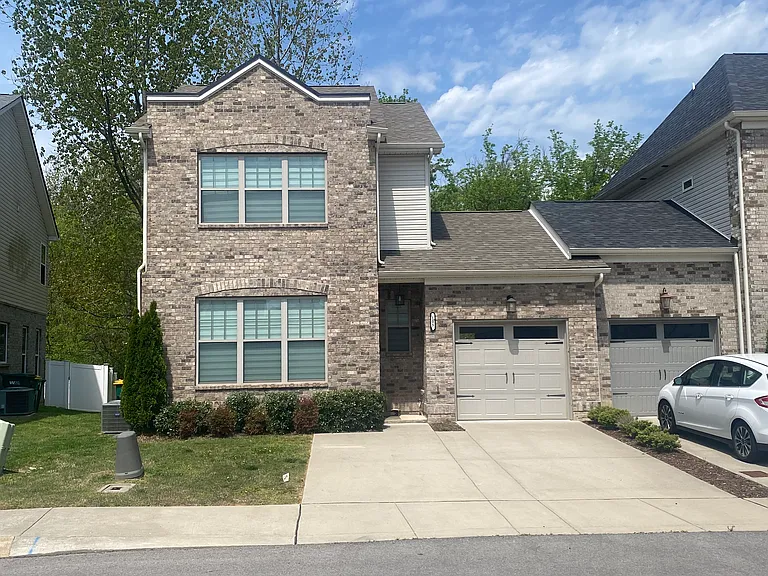 105 Bellagio Villas Dr — Photo 1