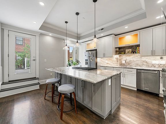 5th image of 209 Green St #2