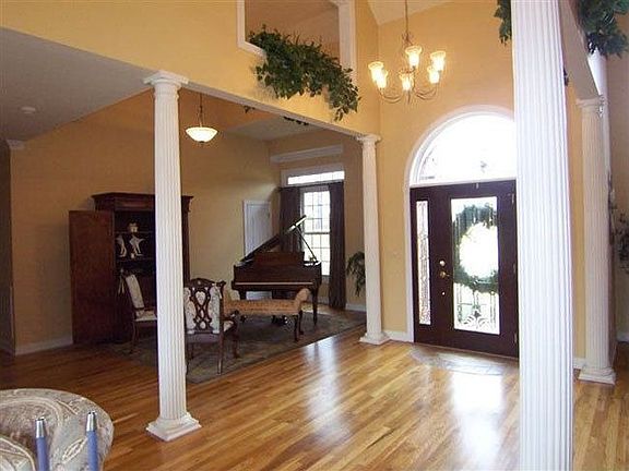 2nd image of 2109 Cedar Rock Estate Dr