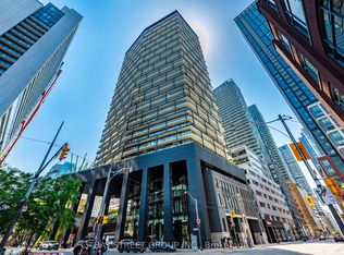 125 Peter St #1803, Toronto, ON M5V 0M2