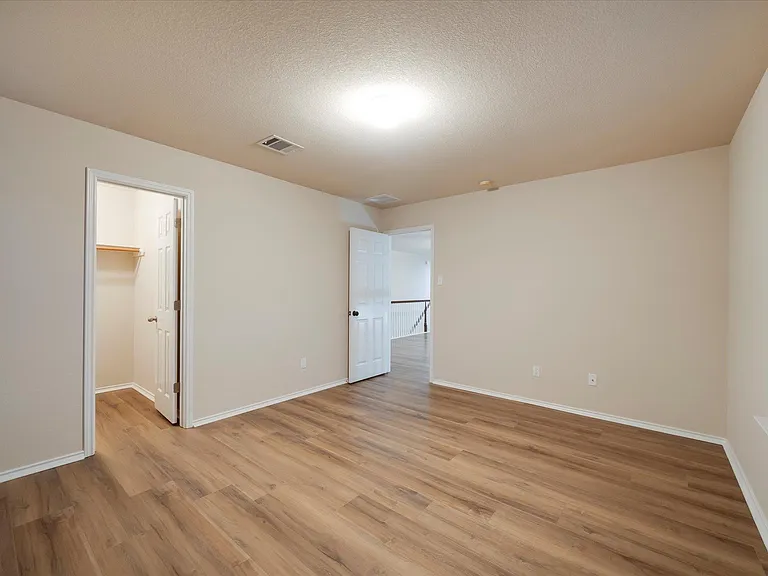 185 Hometown Pkwy — Photo 26