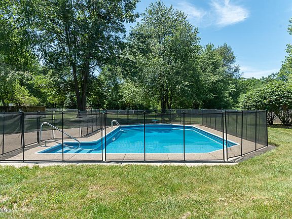 5th image of 1007 Josiane Dr