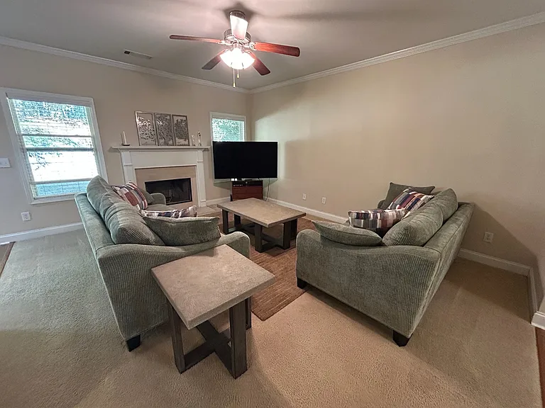1559 Blackstone Way — Photo 4