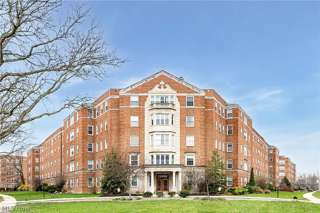 13800 Fairhill Rd APT 509 photo 1