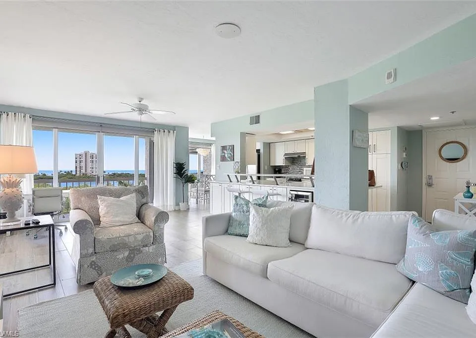 5501 Heron Point Dr #501