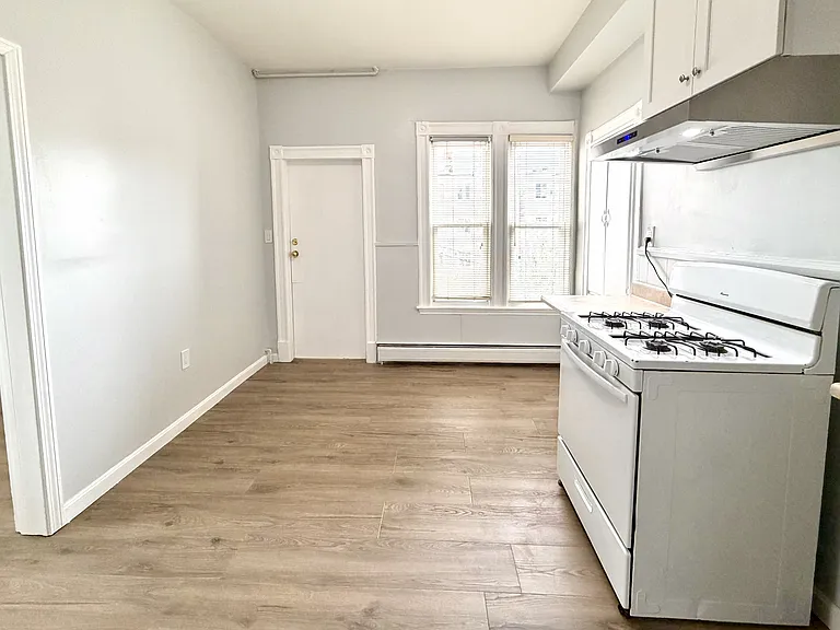 42 Everett St #3 — Photo 21