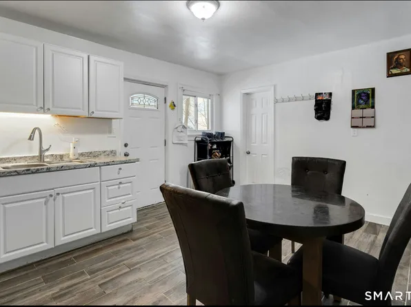 18 Grandview Ave #3, Danbury, CT 06810