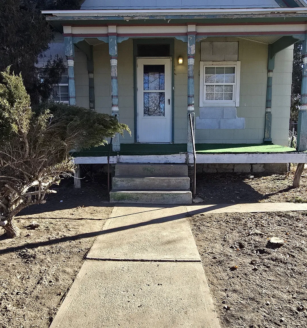405 Lincoln Ave — Photo 1