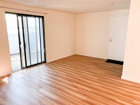7 Village Rock Ln APT 3