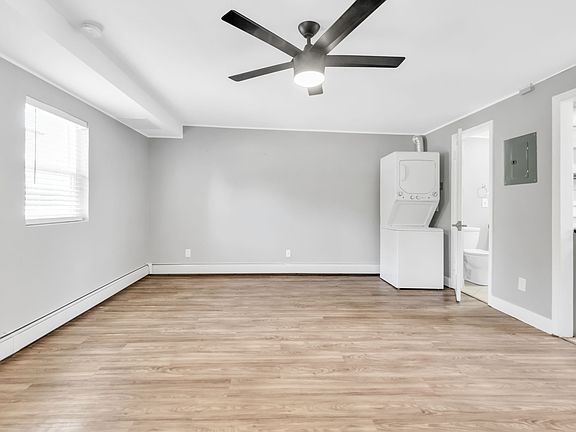 3rd image of 825 12th St Unit 7