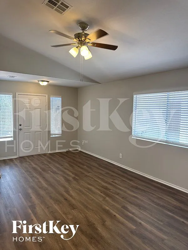Building Photo - 5949 Springmist St