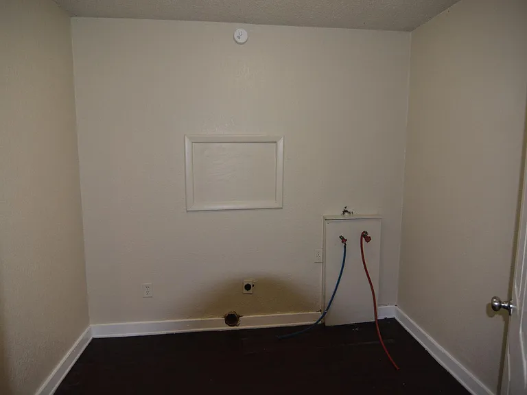 4701 Rockmoor Ln — Photo 5