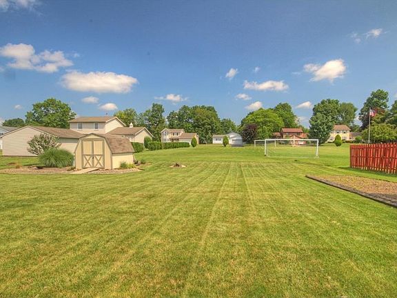 3rd image of 6930 Berry Blossom Dr