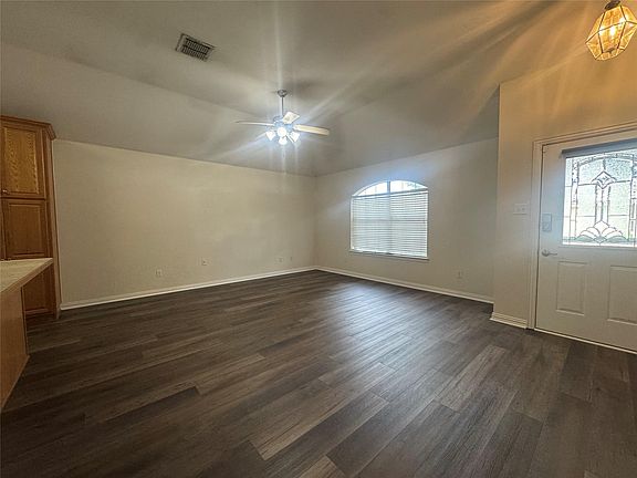 2nd image of 1008 Teresa Ct