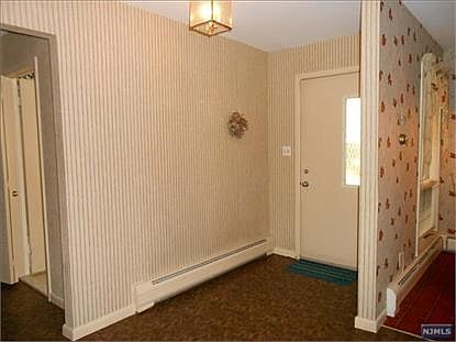 3rd image of 413B Bromley Pl #4132