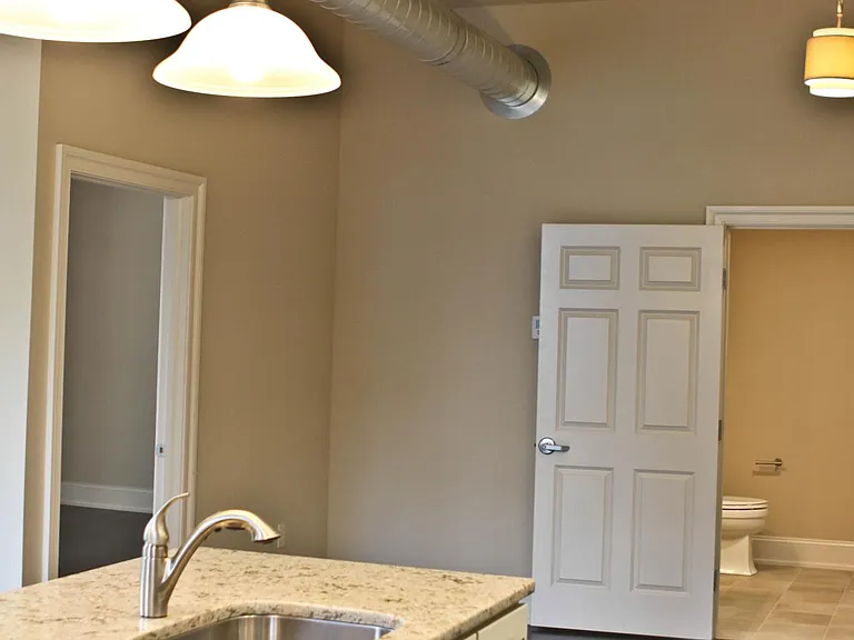 219 E King St #1 — Photo 10