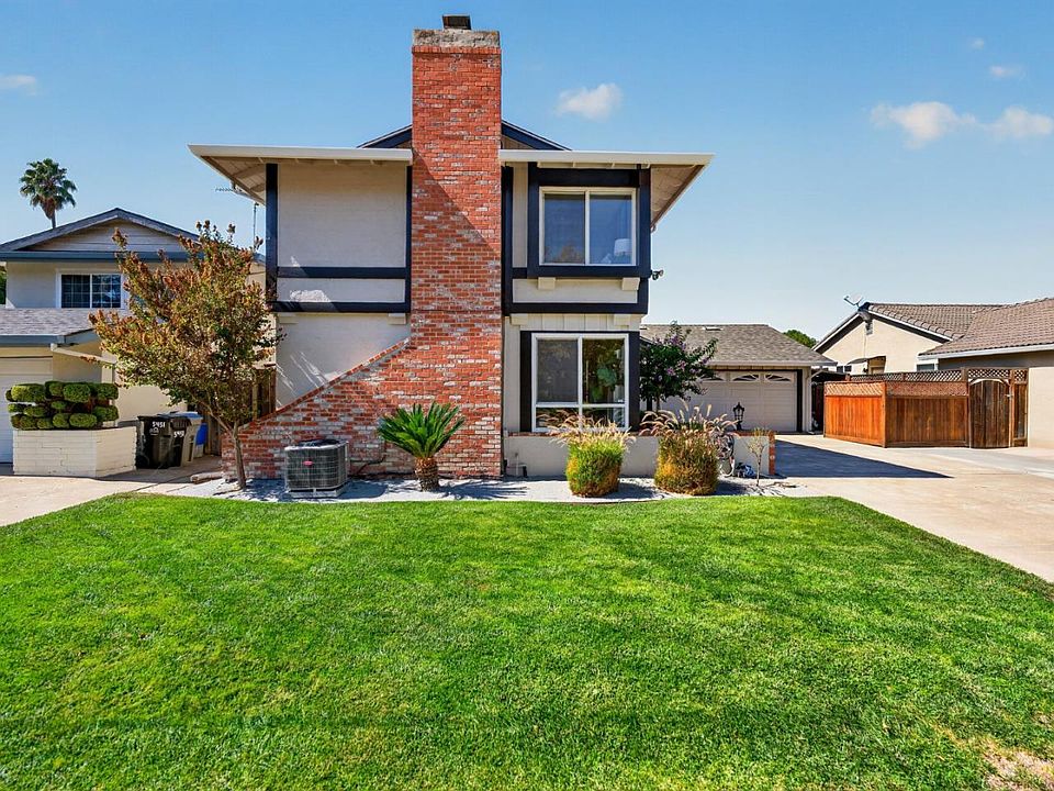 1st image of 5443 Entrada Cedros